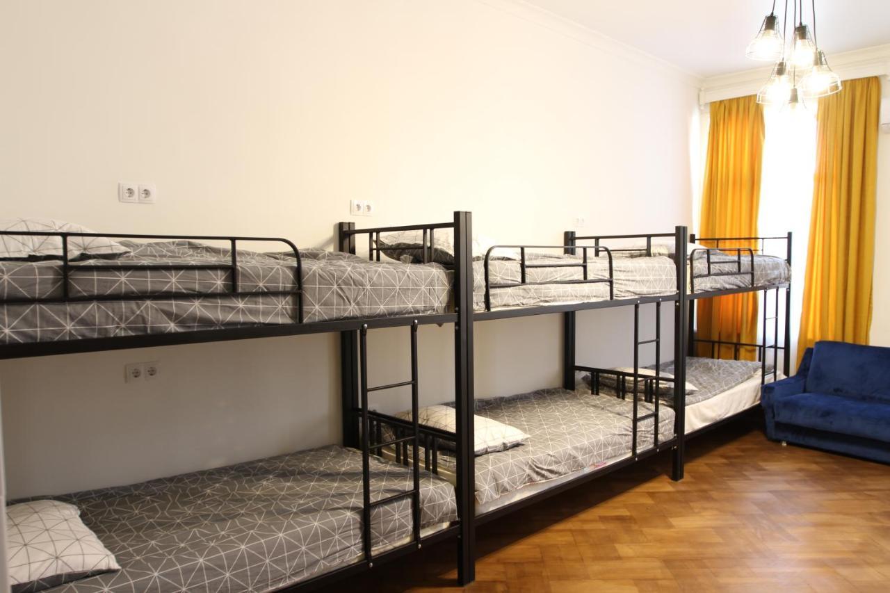 Pigeon Guest House Tbilisi Exterior foto