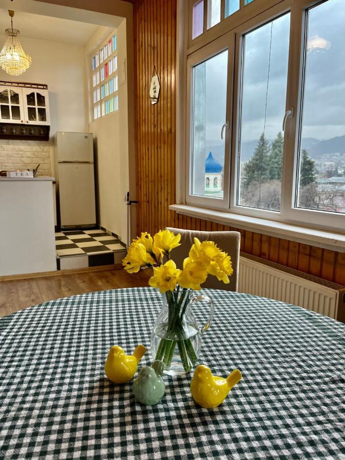 Pigeon Guest House Tbilisi Exterior foto
