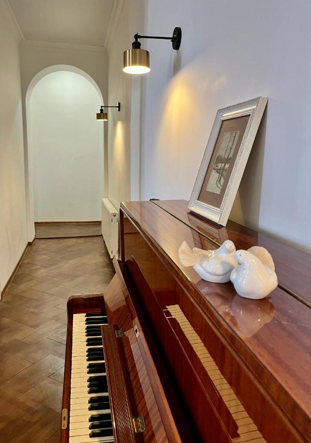 Pigeon Guest House Tbilisi Exterior foto