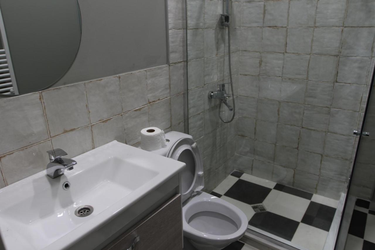 Pigeon Guest House Tbilisi Exterior foto
